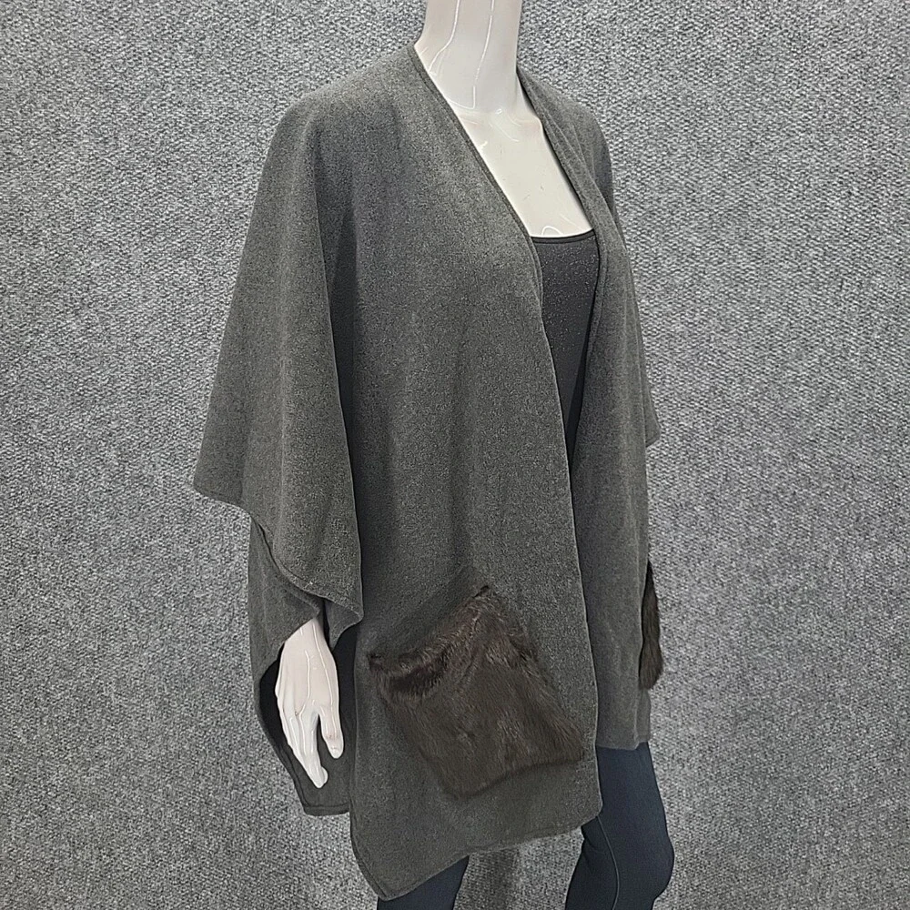 Joan Rivers Polar Fleece Ruana with Faux Fur Pockets One Size Plus Gray Topper